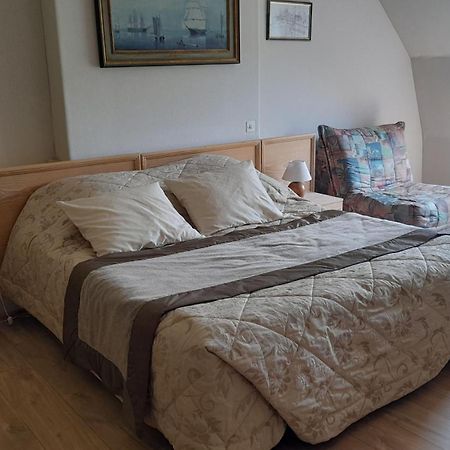 Chambre D'Hote Dans Le Cantal Vallee De La Maronne Saint-Martin-Valmeroux Bagian luar foto